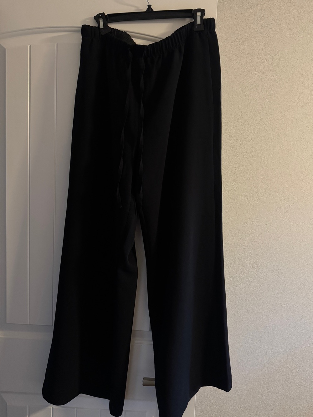 Aritzia Effortless Black Wide-Leg Pant